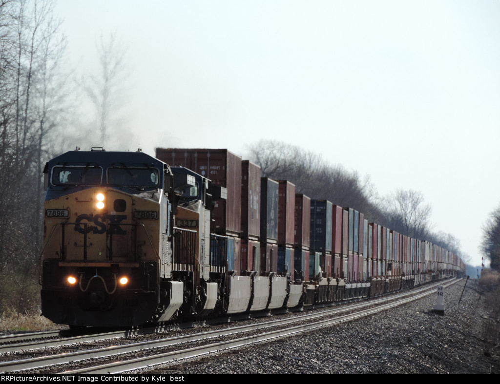 CSX 7896 on I169